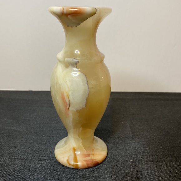 Onyx Vase - Picture 3 of 6